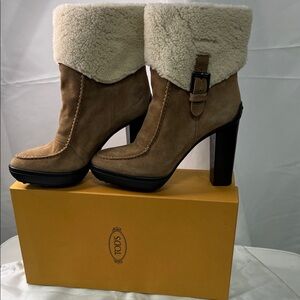 Tod's Tan Heeled Boots with Shearling Cuff